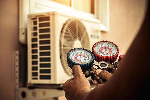 Professional Hvac Installation technician working in Paris, MO